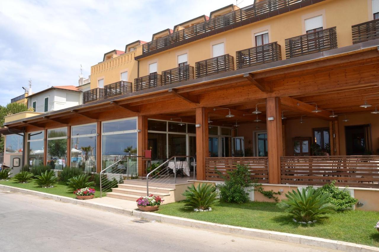 Hotel Miramare Castiglione della Pescaia Kültér fotó